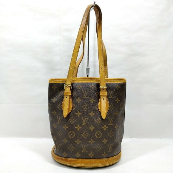 Louis Vuitton Handbags - Louis Vuitton Bucket PM monogram bag